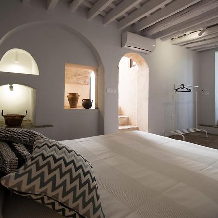 Apartamento La Casa Del Santo การ์โมนา ภายนอก รูปภาพ