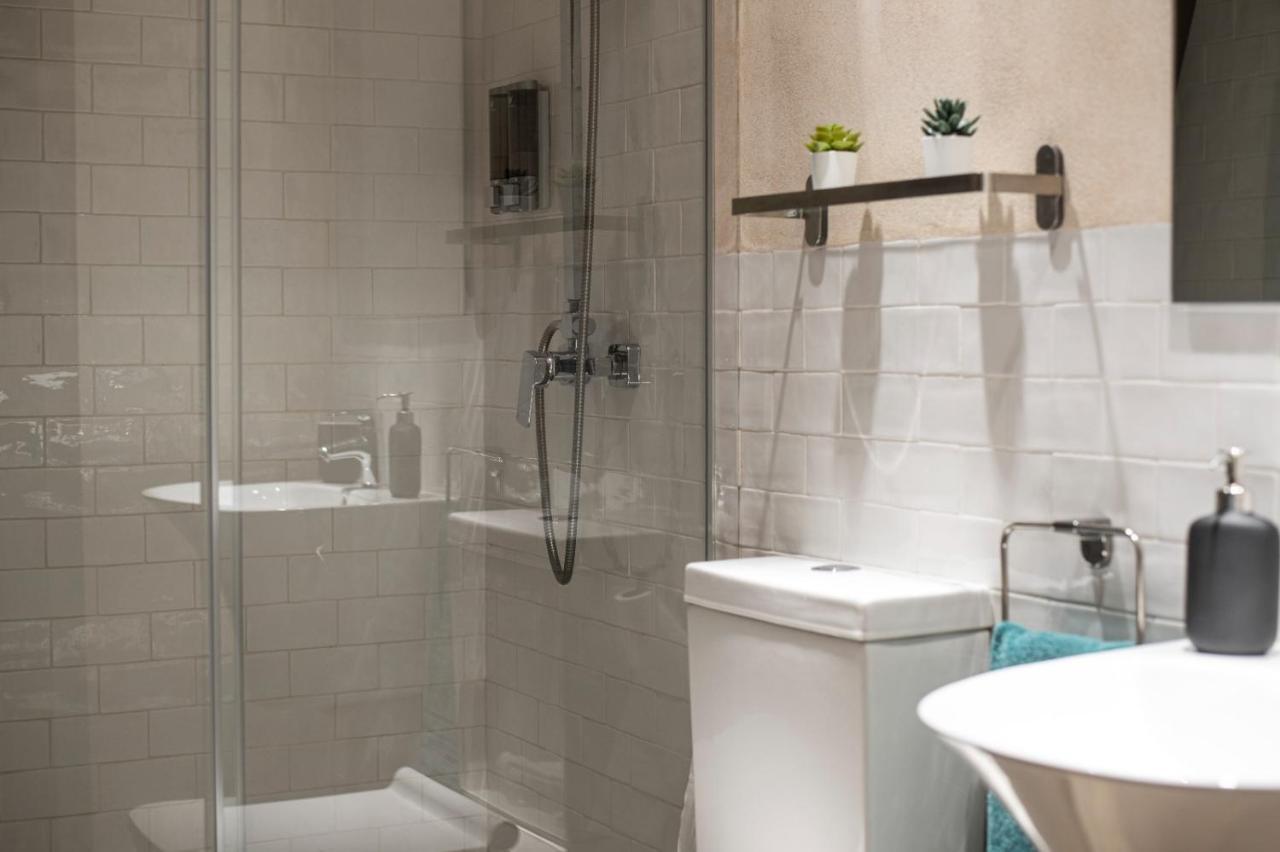 Apartamento La Casa Del Santo การ์โมนา ภายนอก รูปภาพ