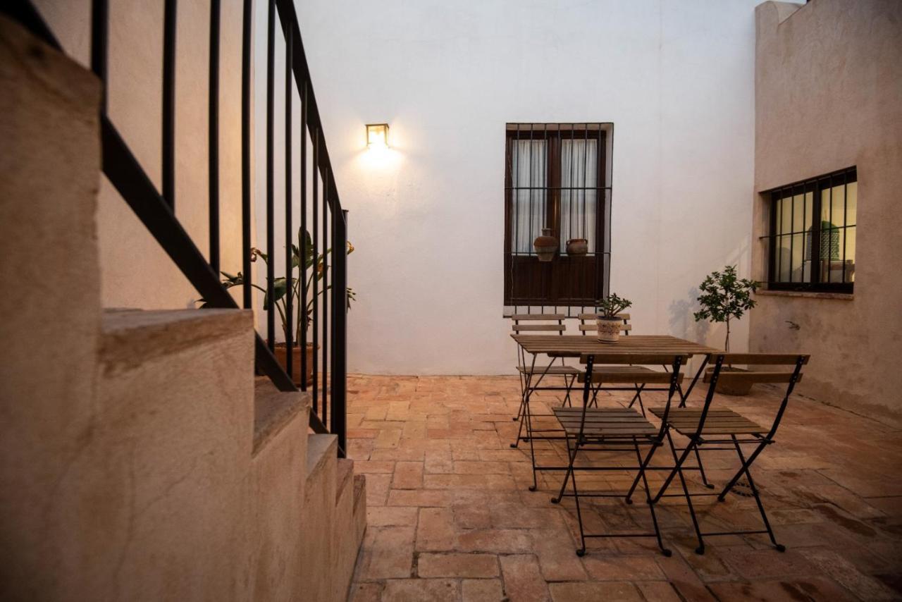 Apartamento La Casa Del Santo การ์โมนา ภายนอก รูปภาพ