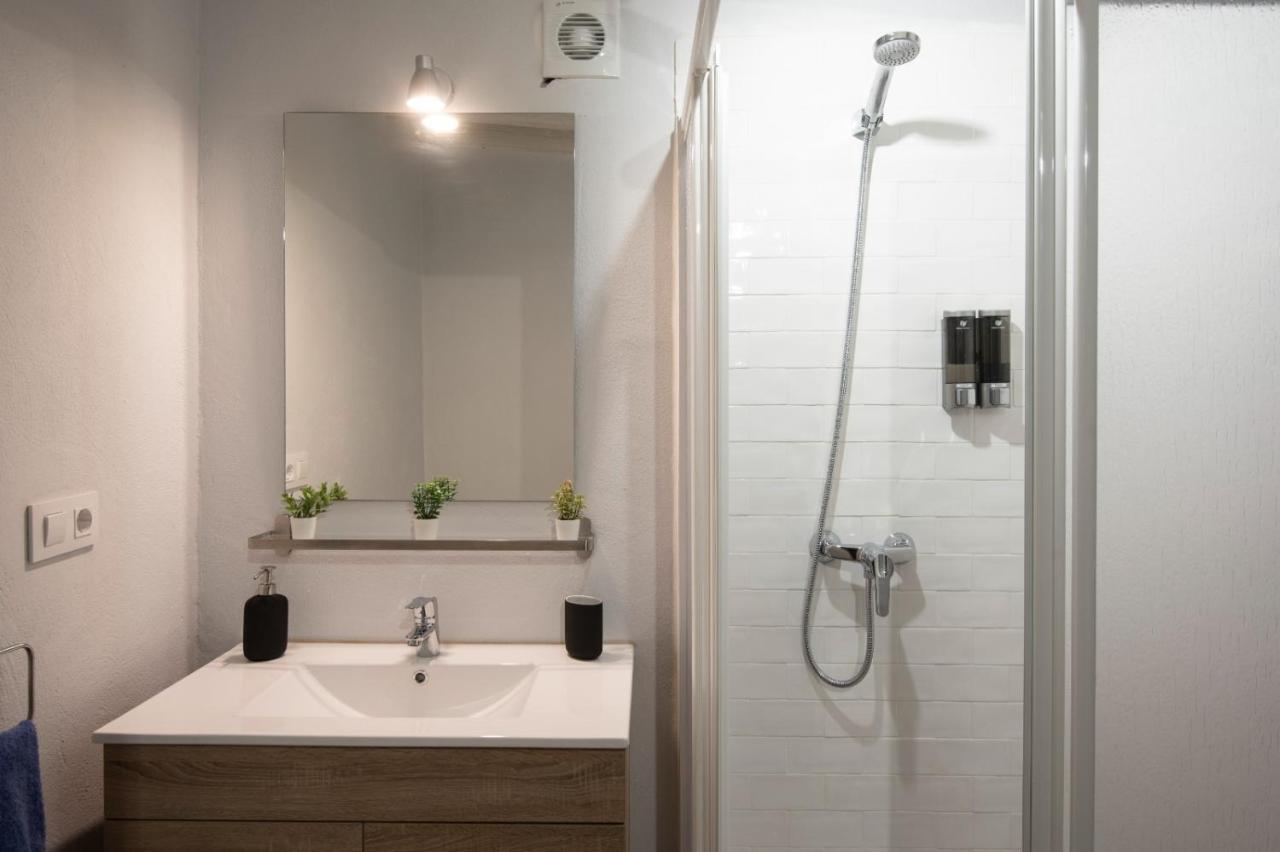 Apartamento La Casa Del Santo การ์โมนา ภายนอก รูปภาพ