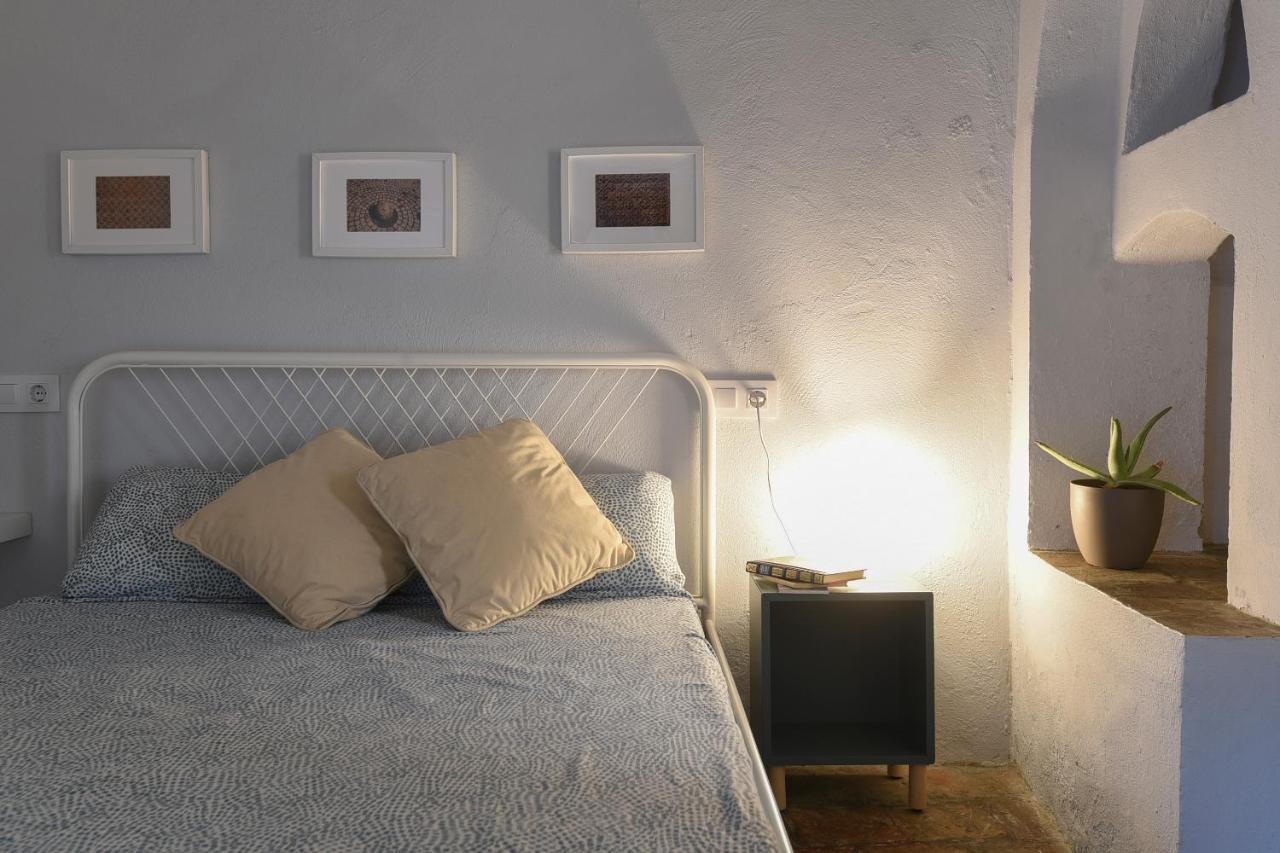Apartamento La Casa Del Santo การ์โมนา ภายนอก รูปภาพ