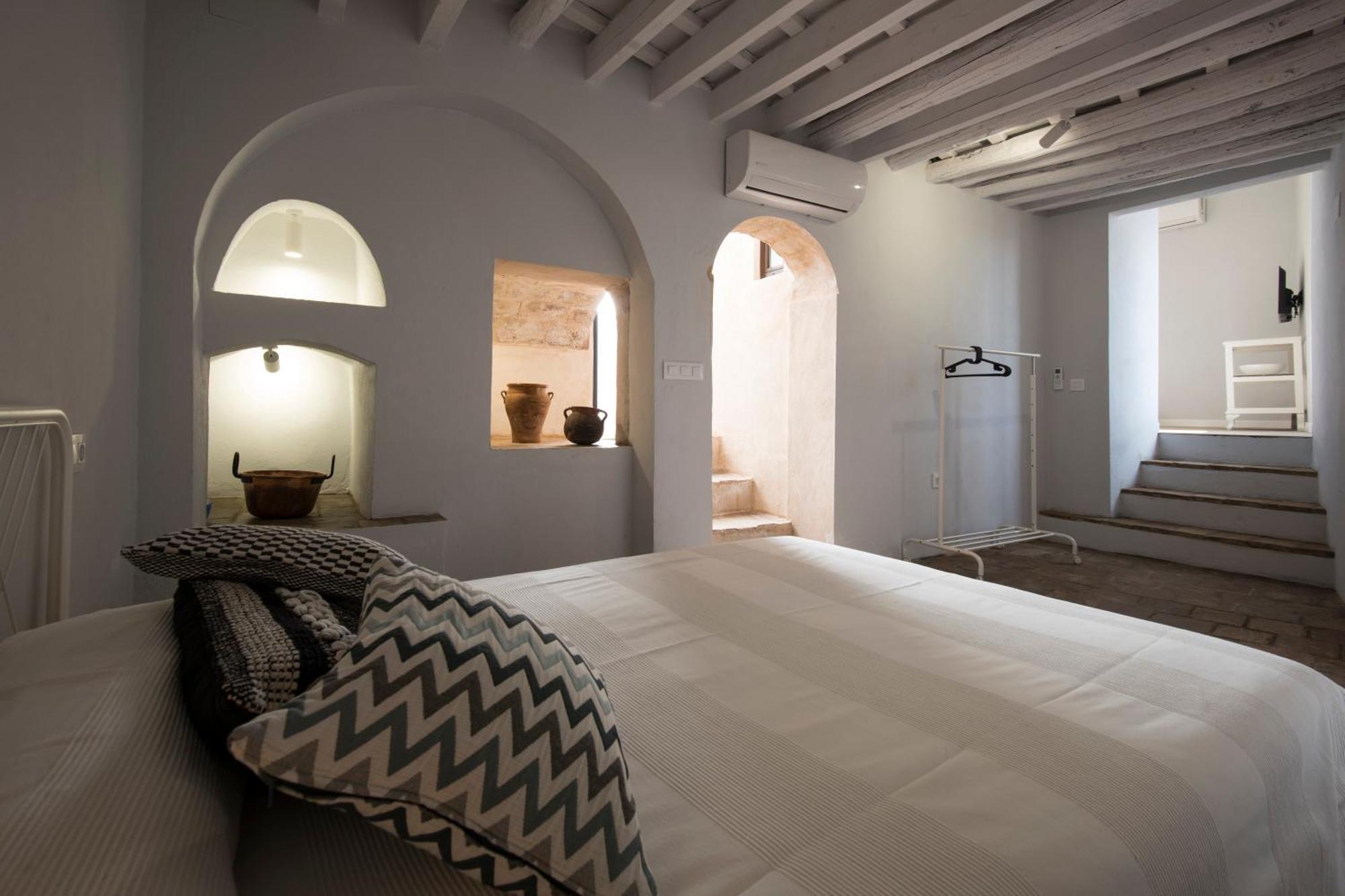Apartamento La Casa Del Santo การ์โมนา ภายนอก รูปภาพ