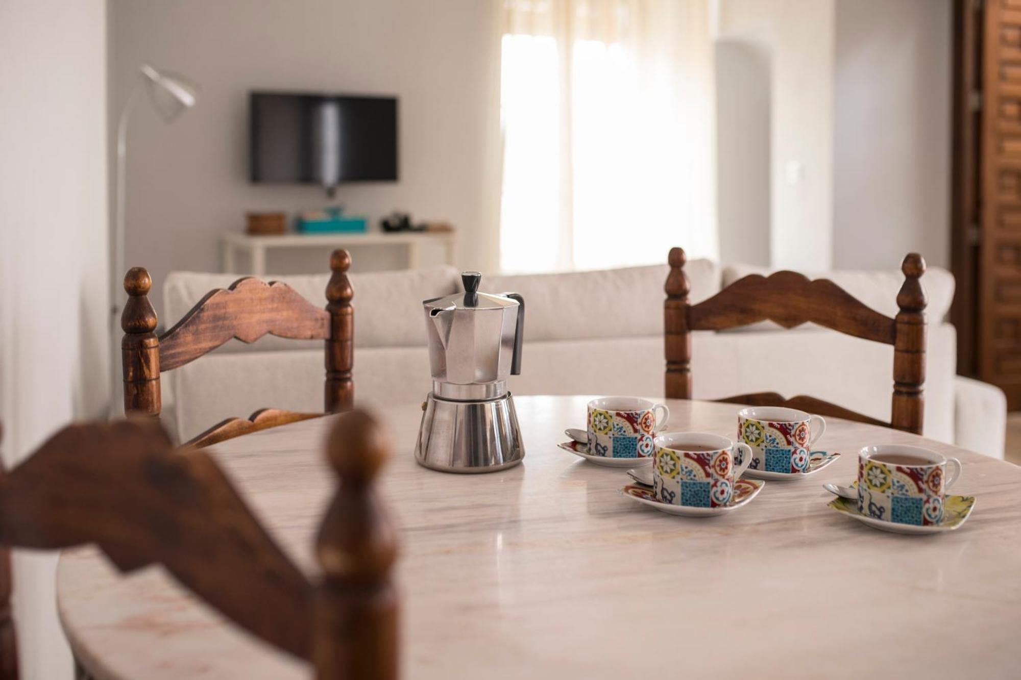 Apartamento La Casa Del Santo การ์โมนา ภายนอก รูปภาพ