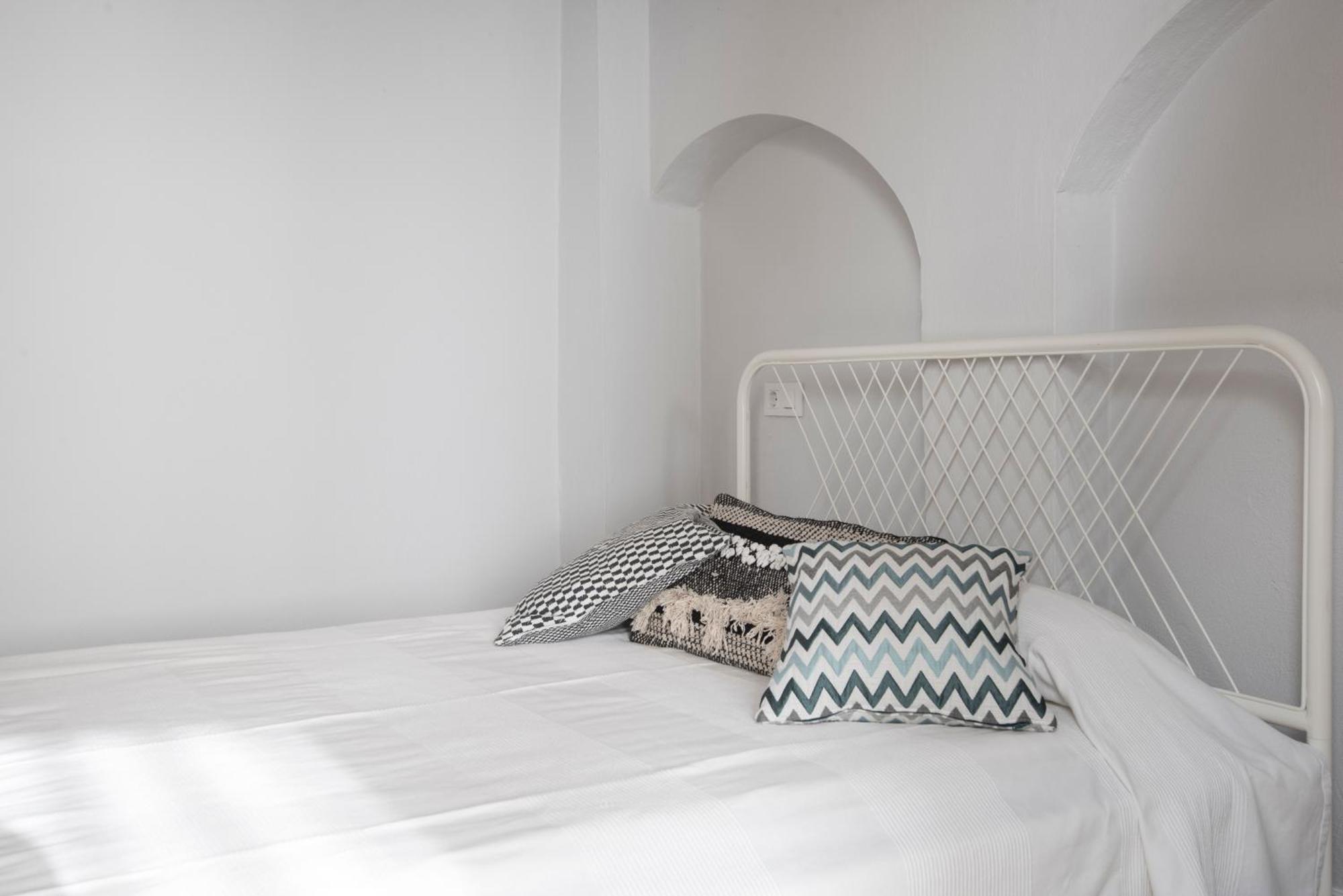 Apartamento La Casa Del Santo การ์โมนา ภายนอก รูปภาพ