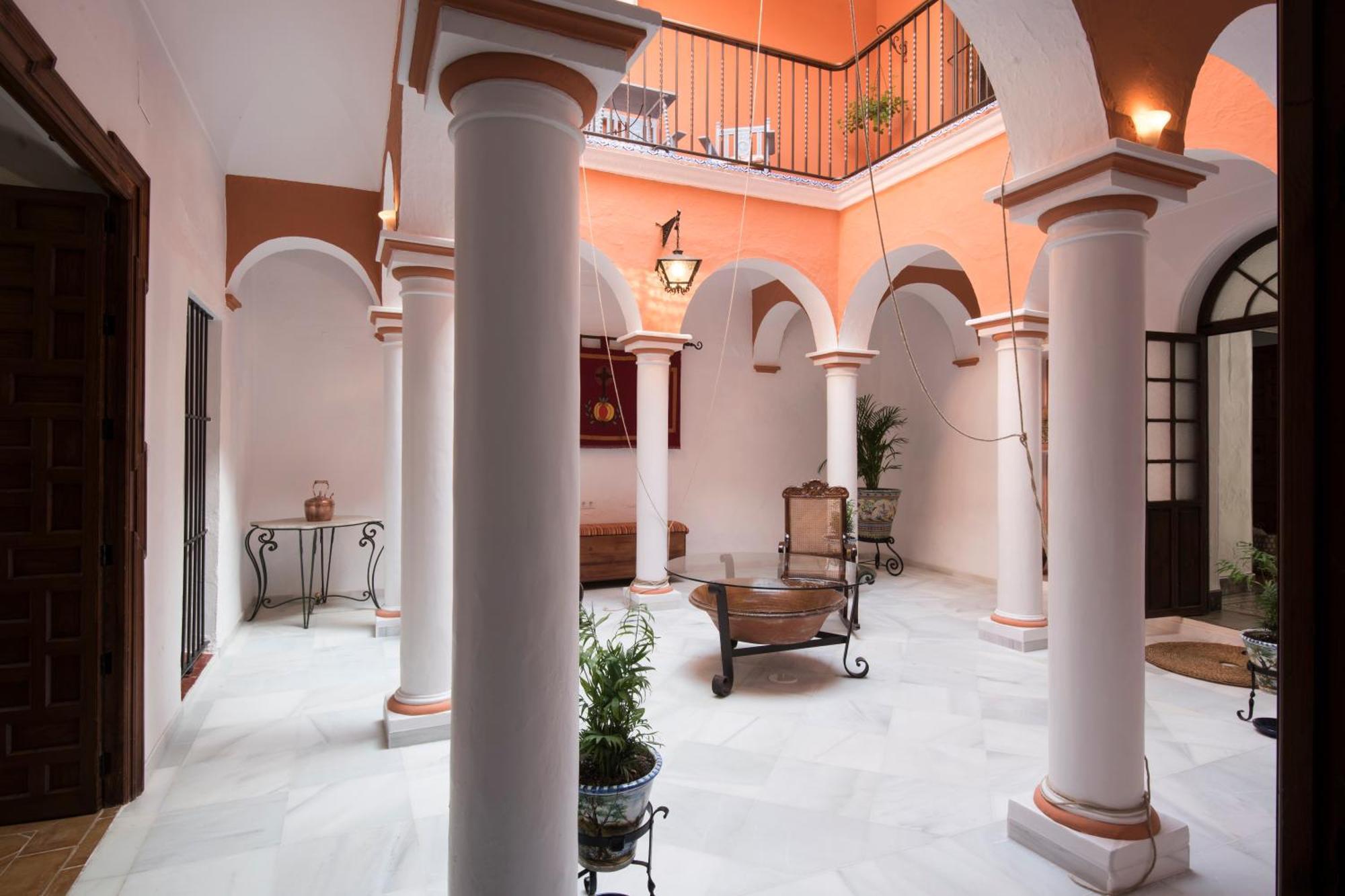 Apartamento La Casa Del Santo การ์โมนา ภายนอก รูปภาพ