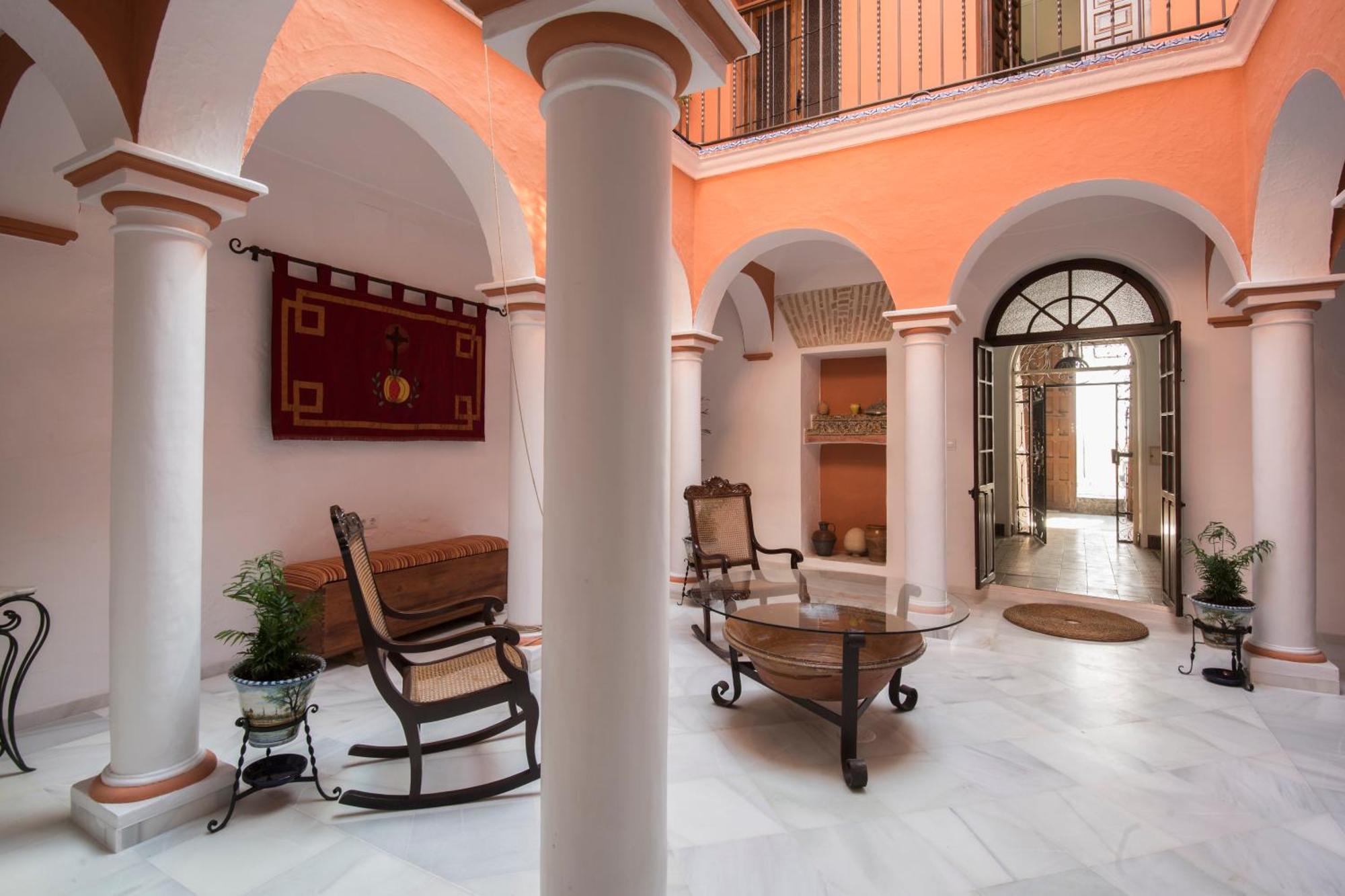 Apartamento La Casa Del Santo การ์โมนา ภายนอก รูปภาพ