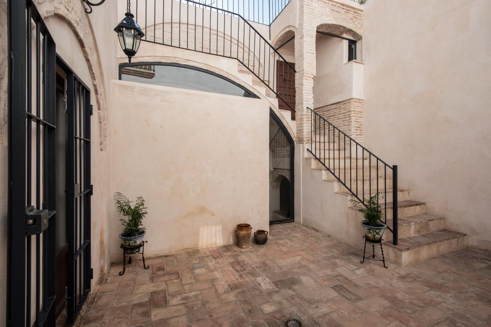 Apartamento La Casa Del Santo การ์โมนา ภายนอก รูปภาพ